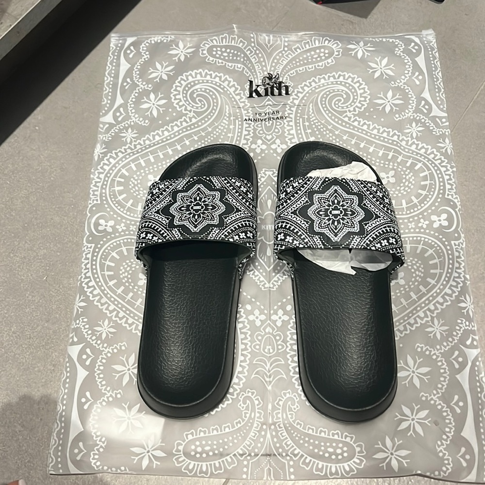 Kith slides sandals size 9